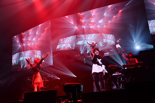 「リスアニ！LIVE 2019」1月25日“FRIDAY STAGE”LiSA & PENGUIN RESEARCH