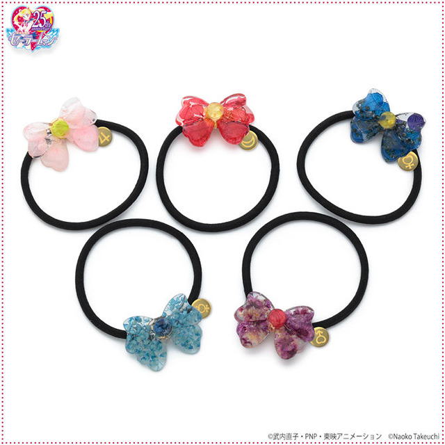「[CHACO×セーラームーンコラボ]リボンゴム」各 3,240 円(税込)(送料・手数料別途)（C）武内直子・PNP・東映アニメーション （C）Naoko Takeuchi