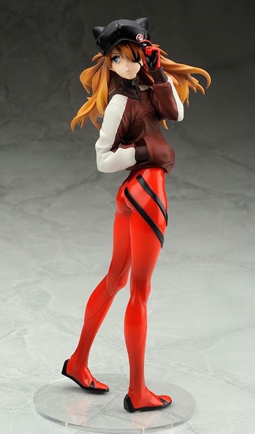 「EVA GLOBAL限定復刻 ヱヴァンゲリヲン新劇場版：Q 式波・アスカ・ラングレー 1/7 ジャージVer. （アルター）」12,800円（税抜）（C）カラー