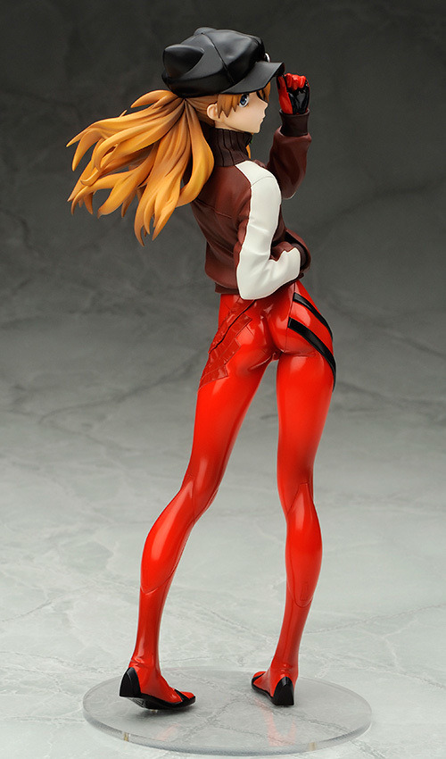 「EVA GLOBAL限定復刻 ヱヴァンゲリヲン新劇場版：Q 式波・アスカ・ラングレー 1/7 ジャージVer. （アルター）」12,800円（税抜）（C）カラー