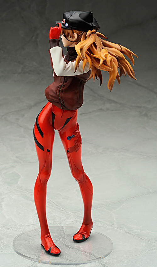 「EVA GLOBAL限定復刻 ヱヴァンゲリヲン新劇場版：Q 式波・アスカ・ラングレー 1/7 ジャージVer. （アルター）」12,800円（税抜）（C）カラー