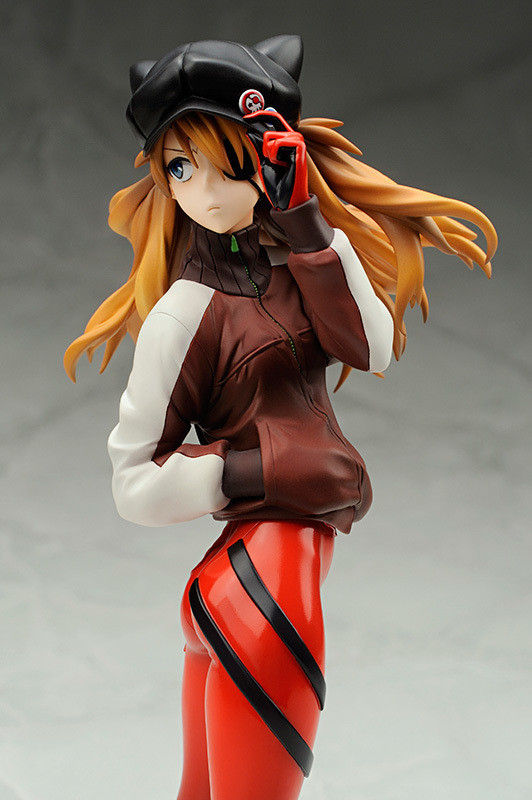 「EVA GLOBAL限定復刻 ヱヴァンゲリヲン新劇場版：Q 式波・アスカ・ラングレー 1/7 ジャージVer. （アルター）」12,800円（税抜）（C）カラー