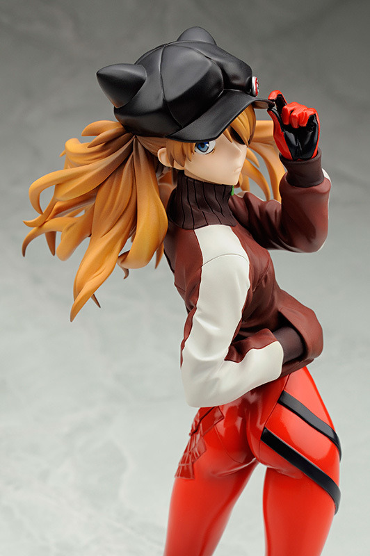 「EVA GLOBAL限定復刻 ヱヴァンゲリヲン新劇場版：Q 式波・アスカ・ラングレー 1/7 ジャージVer. （アルター）」12,800円（税抜）（C）カラー