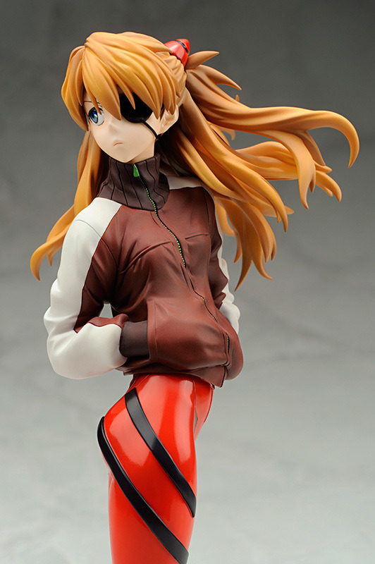 「EVA GLOBAL限定復刻 ヱヴァンゲリヲン新劇場版：Q 式波・アスカ・ラングレー 1/7 ジャージVer. （アルター）」12,800円（税抜）（C）カラー