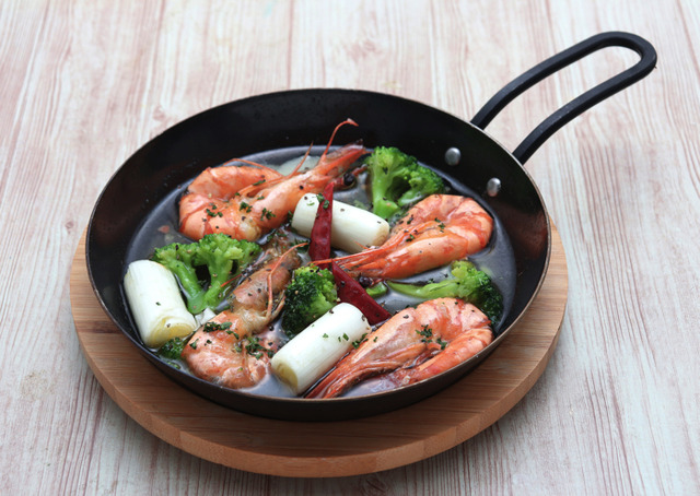 「海老のアヒージョ」