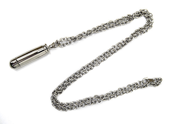 「BANANA FISH ロケットペンダント」2,700円（税別）（C）吉田秋生・小学館／Project BANANA FISH