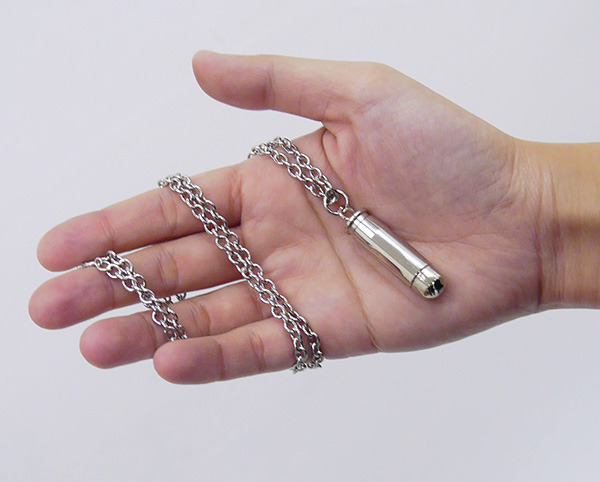 「BANANA FISH ロケットペンダント」2,700円（税別）（C）吉田秋生・小学館／Project BANANA FISH