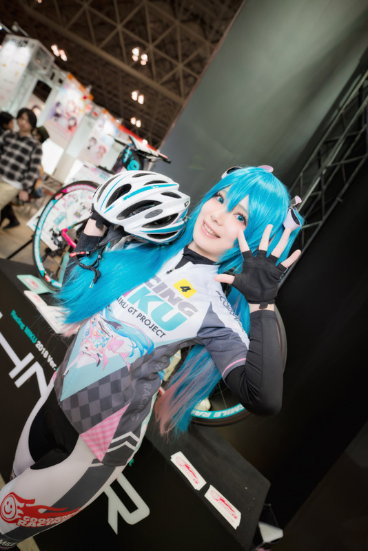 【コスプレ】「ワンフェス2019冬」初音ミクに扮したコンパニオンさんに注目！ GSRコーナー【写真34枚】