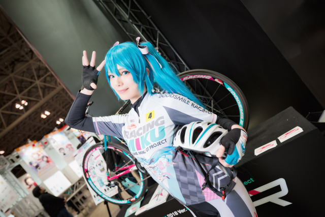 【コスプレ】「ワンフェス2019冬」初音ミクに扮したコンパニオンさんに注目！ GSRコーナー【写真34枚】
