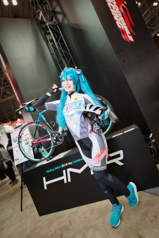 【コスプレ】「ワンフェス2019冬」初音ミクに扮したコンパニオンさんに注目！ GSRコーナー【写真34枚】