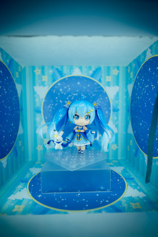 【コスプレ】「ワンフェス2019冬」初音ミクに扮したコンパニオンさんに注目！ GSRコーナー【写真34枚】