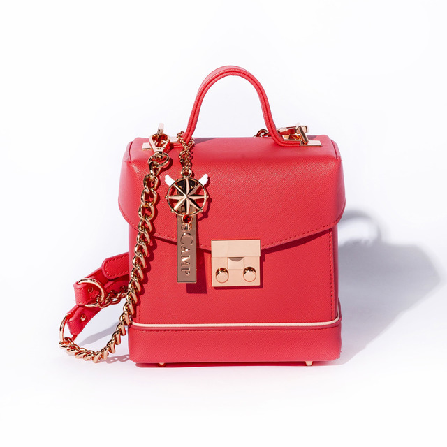 木之本桜モデル ボックスショルダー（パステルレッド）15,000円（税別）（C）CLAMP・ST・講談社／NHK・NEP