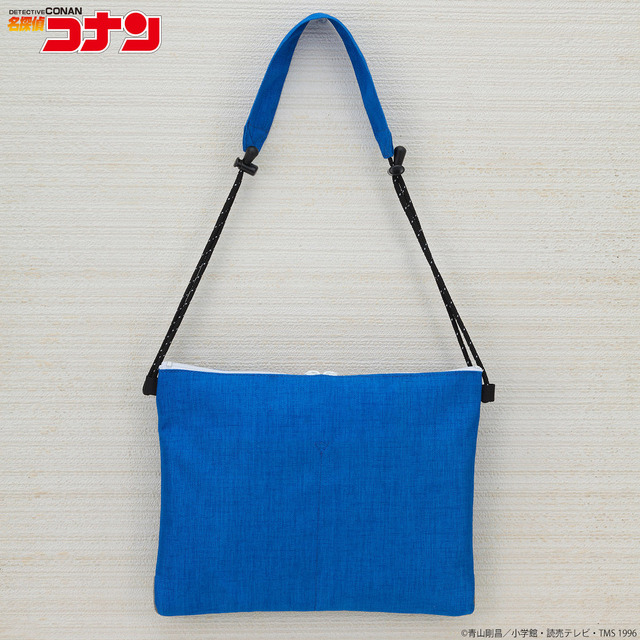「名探偵コナン ANONYM CRAFTSMAN DESIGN サコッシュ」江戸川コナンモデル　7,560円（税込） （C）青山剛昌／小学館・読売テレビ・TMS 1996