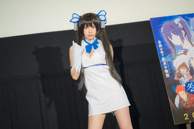 えなこが劇場版「ダンまち」舞台挨拶でヘスティアコス披露！アニメ第2期は2019年夏放送【写真25枚】