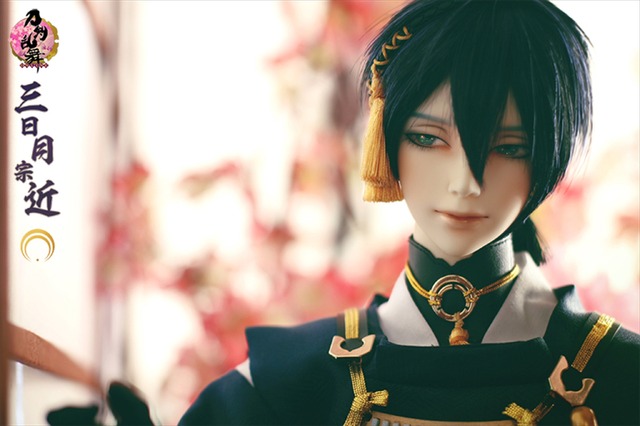 「『刀剣乱舞-ONLINE-』三日月宗近 キャストドール」販売価格：164,800円（税抜）（C）2015-2019 DMM GAMES/Nitroplus