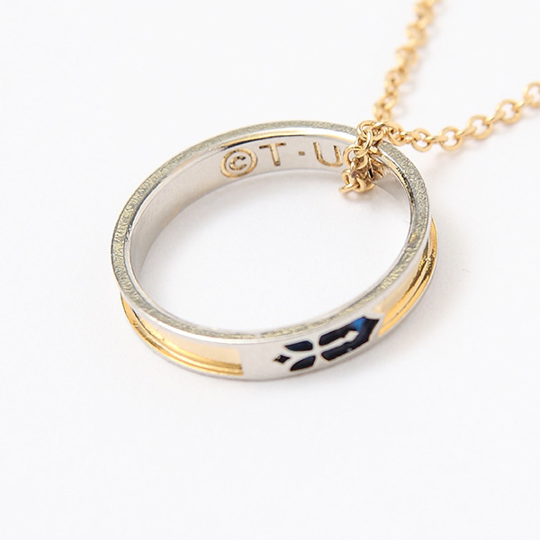 セイバーモデル ネックレス　10,800円（税別）（C）TYPE-MOON・ufotable・FSNPC