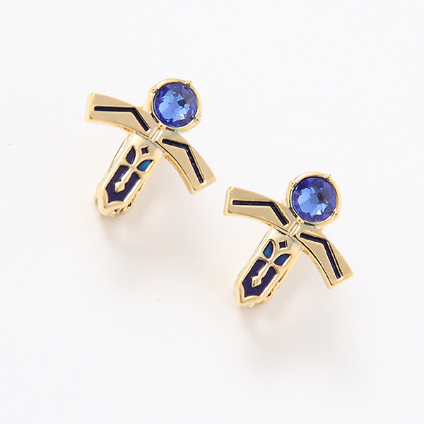 セイバーモデル イヤリング　10,800円（税別）（C）TYPE-MOON・ufotable・FSNPC