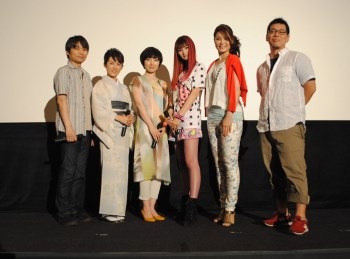 左から、石田彰さん、雪野五月さん、折笠富美子さん、小林ゆうさん、甲斐田裕子さん、藤田陽一監督