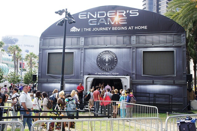 公園に設置された特設パビリオン