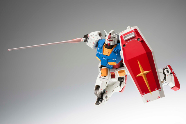 「GUNDAM FIX FIGURATION METAL COMPOSITE RX-78-02 ガンダム（40周年記念Ver.）」19,980円（税込）（C）創通・サンライズ