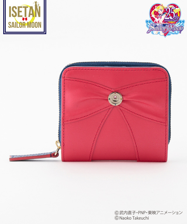 「美少女戦士セーラームーン×ISETAN 2019」ムーン・プリズム・パワー リボン二つ折り財布 19,440 円（税込）（C）武内直子・PNP・東映アニメーション（C）Naoko Takeuchi