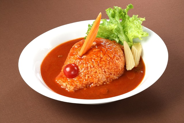 「GUNDAM Cafe 大阪道頓堀店」シャアザク・カレー1,058円（税8%込）（C）創通・サンライズ