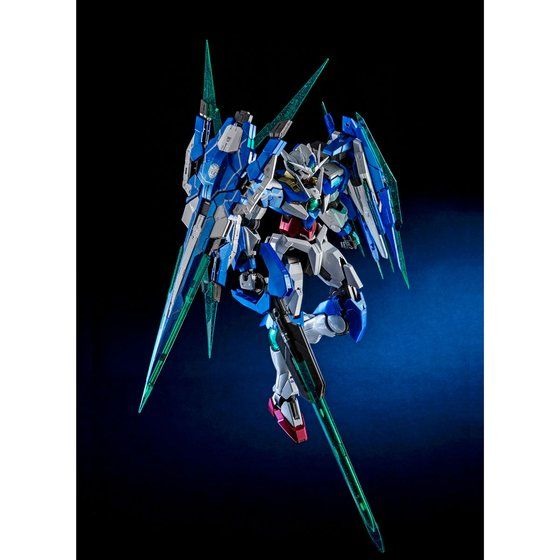 「MG 1/100 ダブルオークアンタフルセイバー ［スペシャルコーティング］」11,880円（税込）（C）創通・サンライズ