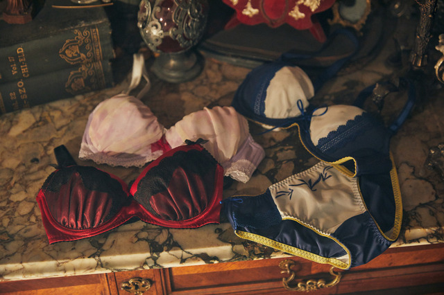 劇場版『Fate/stay night[Heaven's Feel]』コラボレーションランジェリー　各10,800円（税別）（C）TYPE-MOON・ufotable・FSNPC