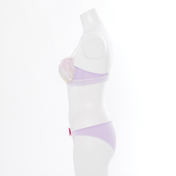 間桐 桜モデル　ランジェリーセット　10,800円（税別）（C）TYPE-MOON・ufotable・FSNPC