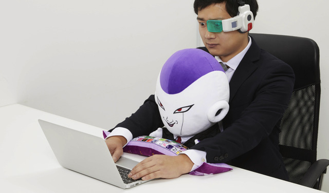 「PCクッション どらごんぼーるぜっと 理想の上司フリーザ」5,616円（税込／送料・手数料別途）（C）バードスタジオ／集英社・東映アニメーション