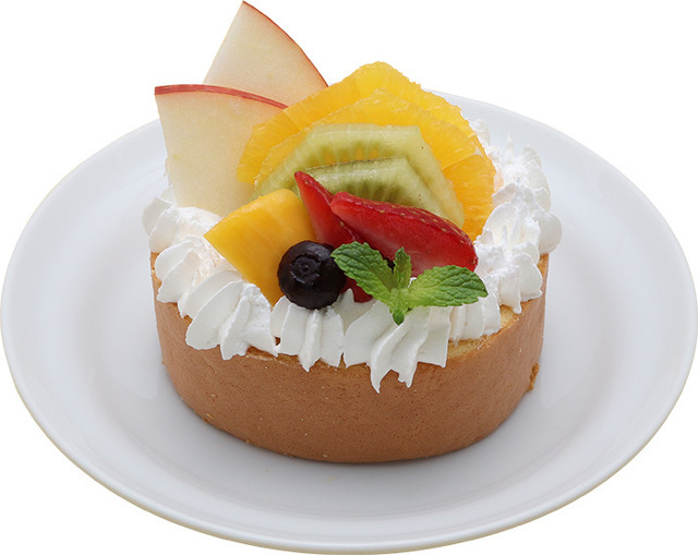 「エヴァンゲリオン酒場」おめでとうケーキ　590円（C）カラー