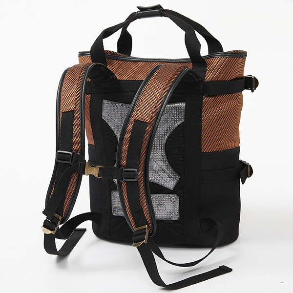 エルヴィン・スミスモデル　バックパック／14,800円 (税別)（C）諫山創・講談社／「進撃の巨人」製作委員会