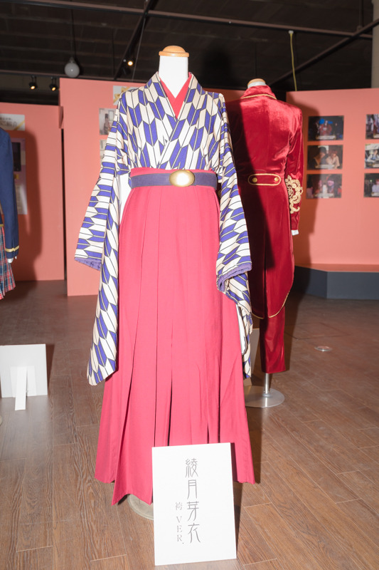 「明治東亰恋伽×明治村」小林豊らのオフショット写真、衣装展示まで…コラボ展示の見どころは？