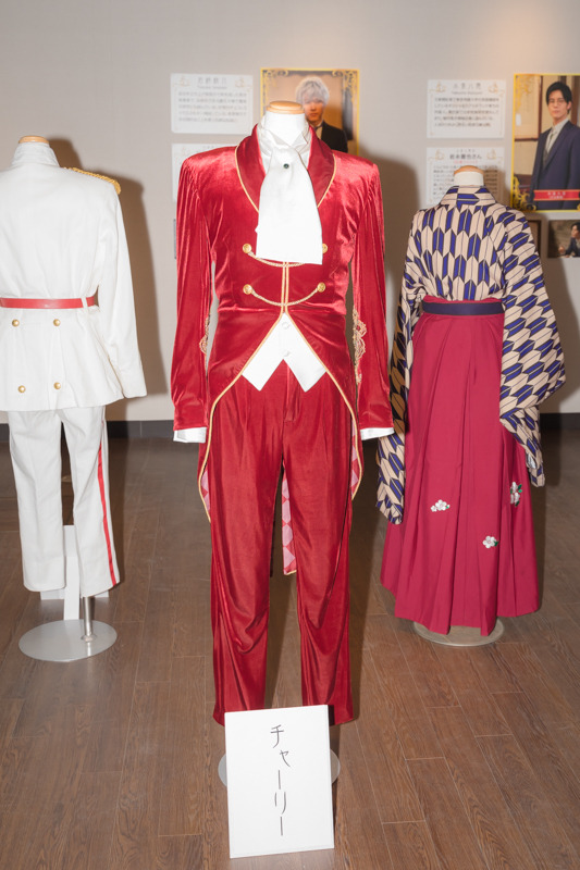 「明治東亰恋伽×明治村」小林豊らのオフショット写真、衣装展示まで…コラボ展示の見どころは？