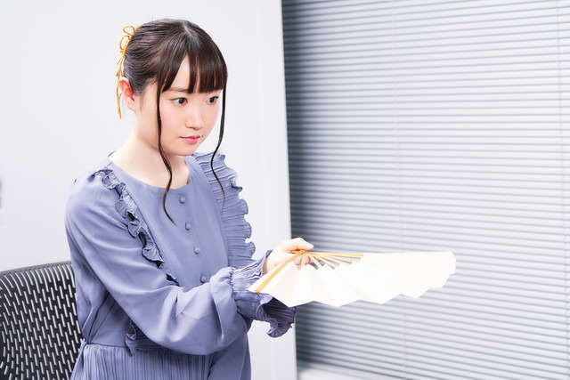 「レイドバッカーズ」日高里菜＆長縄まりあ＆藤田咲が語る見どころは？ 伝統ゲーム「投扇興」にも挑戦【インタビュー】