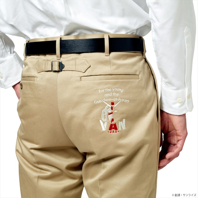 STRICT-G×VAN『機動戦士ガンダム』チノパン・価格： 全2種　各17,280円(税込)(送料・手数料別途)（C）創通・サンライズ