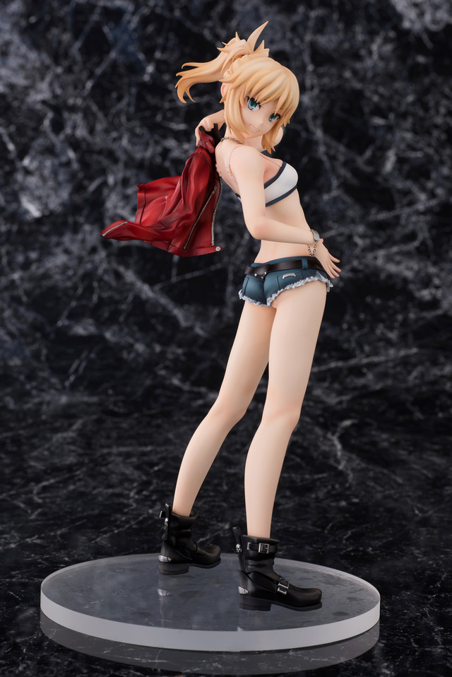 「“赤”のセイバー -モードレッド-」13,000円（税別）（C）TYPE-MOON