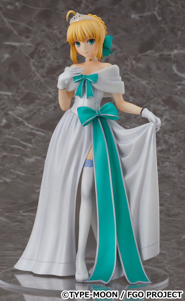 「セイバー/アルトリア・ペンドラゴン 英霊正装Ver.」10,000円（税別）（C）TYPE-MOON / FGO PROJECT