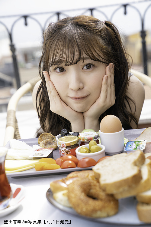 「豊田萌絵写真集　タイトル未定」3,200円（税別）（C）Shufunotomo Infos Co.,Ltd. 2019