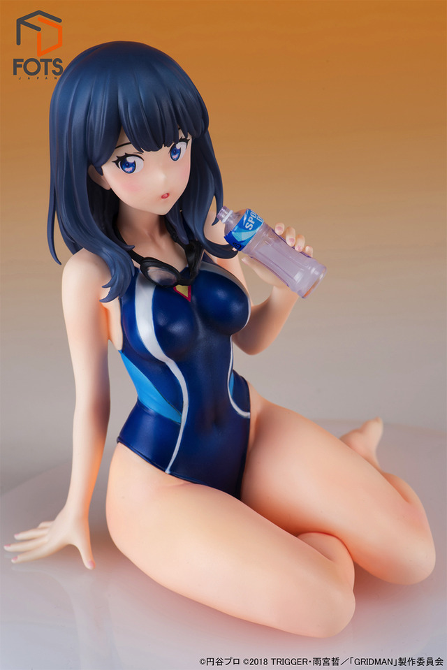 Ssss Gridman 宝多六花 競泳水着 姿でフィギュア化 水着の質感 眩しい太ももに注目 アニメ アニメ