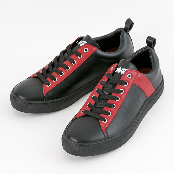 流星隊モデル スニーカー 9,800円(税別)（C）2014 Happy Elements K.K