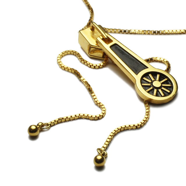 「JOJO ジッパーネックレス」16,200円(税込)(送料・手数料別途)（C）LUCKY LAND COMMUNICATIONS/集英社・ジョジョの奇妙な冒険GW製作委員会