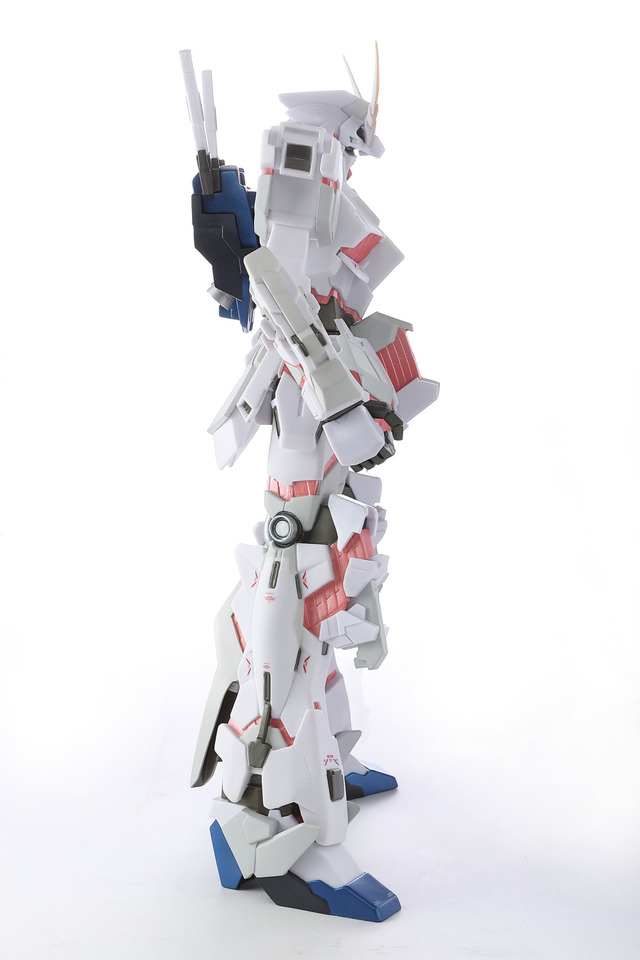 「RX-0ユニコーンガンダム Ver.TWC ADVANCED SOFVI-MODEL」12,960円（税込）（C）創通・サンライズ