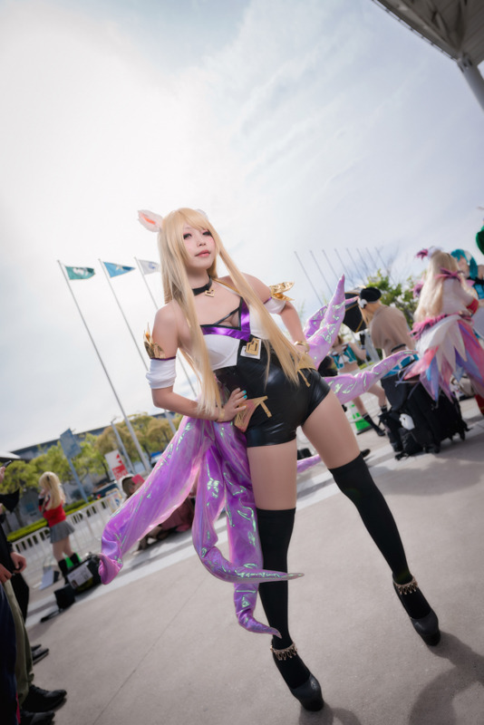 【コスプレ】「ニコニコ超会議2019」2日目美女レイヤーまとめ 化物語、アズレン、アイマスほか【写真171枚】