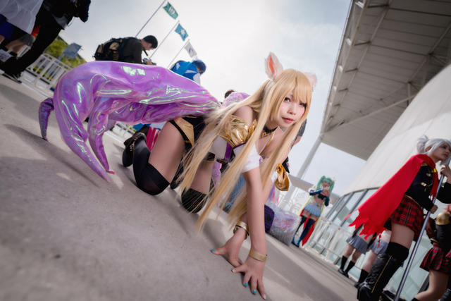 【コスプレ】「ニコニコ超会議2019」2日目美女レイヤーまとめ 化物語、アズレン、アイマスほか【写真171枚】