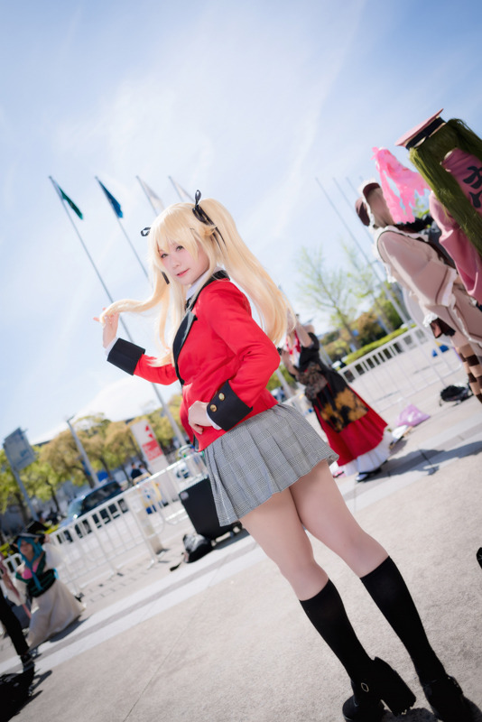 【コスプレ】「ニコニコ超会議2019」2日目美女レイヤーまとめ 化物語、アズレン、アイマスほか【写真171枚】