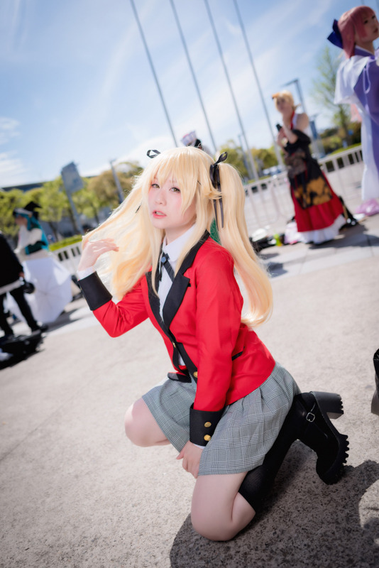 【コスプレ】「ニコニコ超会議2019」2日目美女レイヤーまとめ 化物語、アズレン、アイマスほか【写真171枚】