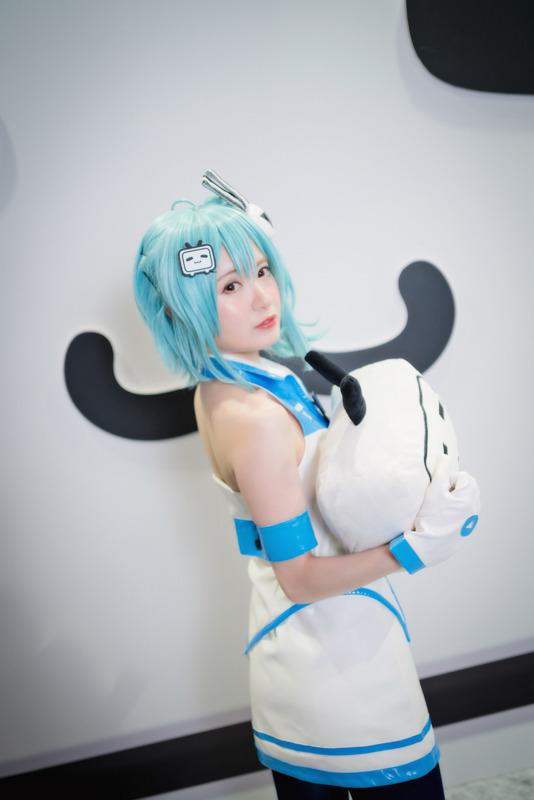 【コスプレ】「ビリビリ動画」双子の中国人気レイヤーがダンスパフォーマンスで魅了！【ニコニコ超会議2019】