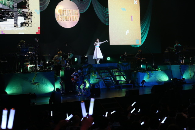 「LIVE IS LIKE A SUNNY DAY Vol.2」