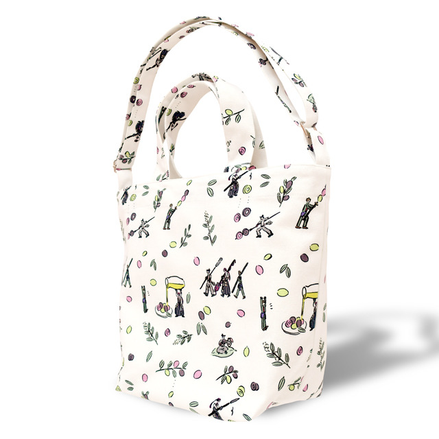 「キャンバス ショルダートート（3500円・税別／全3種）」（C）2015-2019 DMM GAMES/Nitroplus